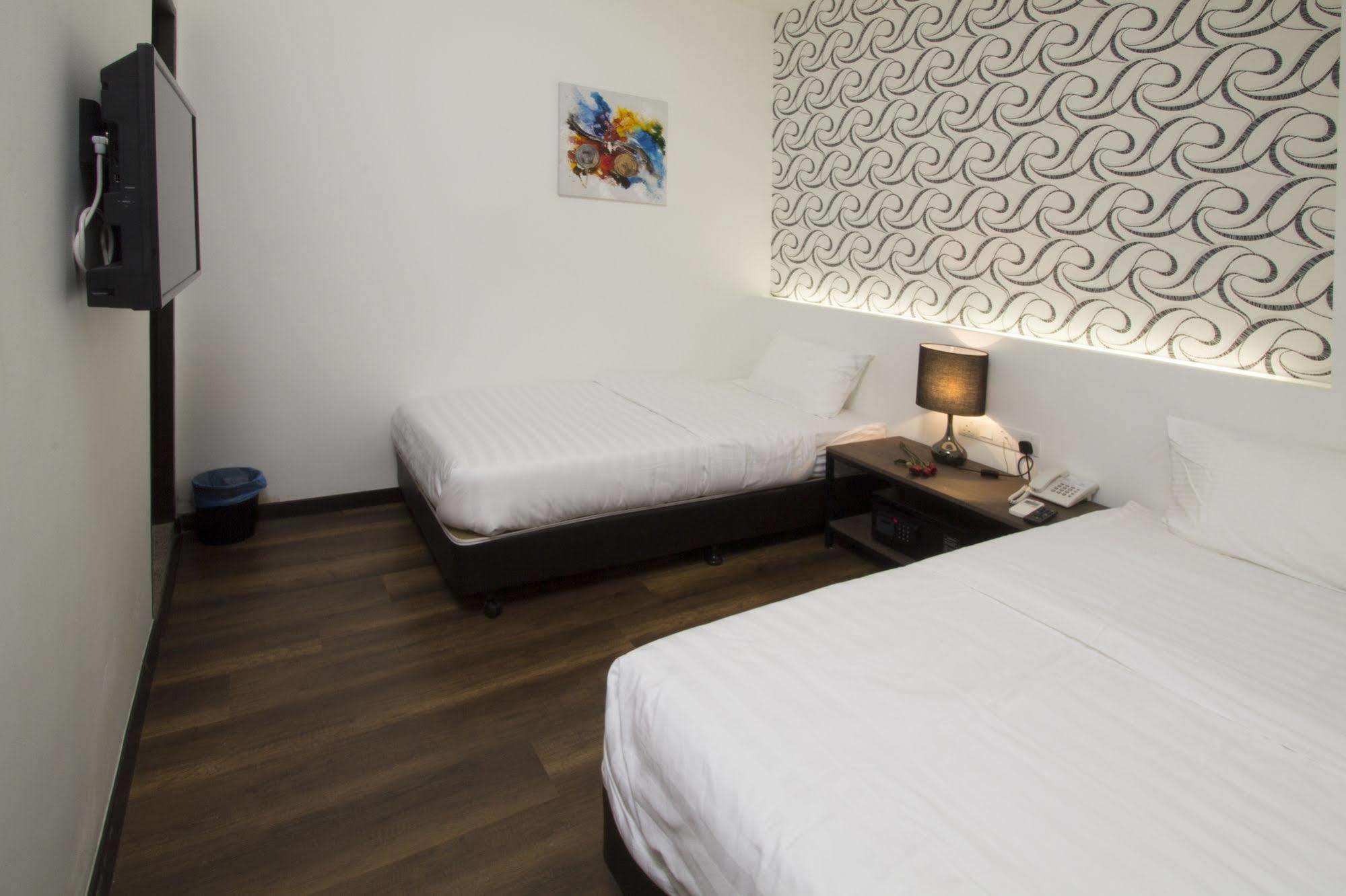 Oyo 127 The Reeds Hotel Kuala Lumpur Exterior photo