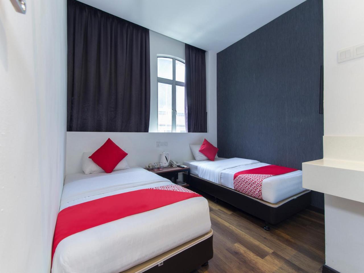 Oyo 127 The Reeds Hotel Kuala Lumpur Exterior photo